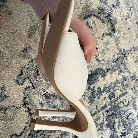 Like new white heeled sandals - Picture 8 of 9